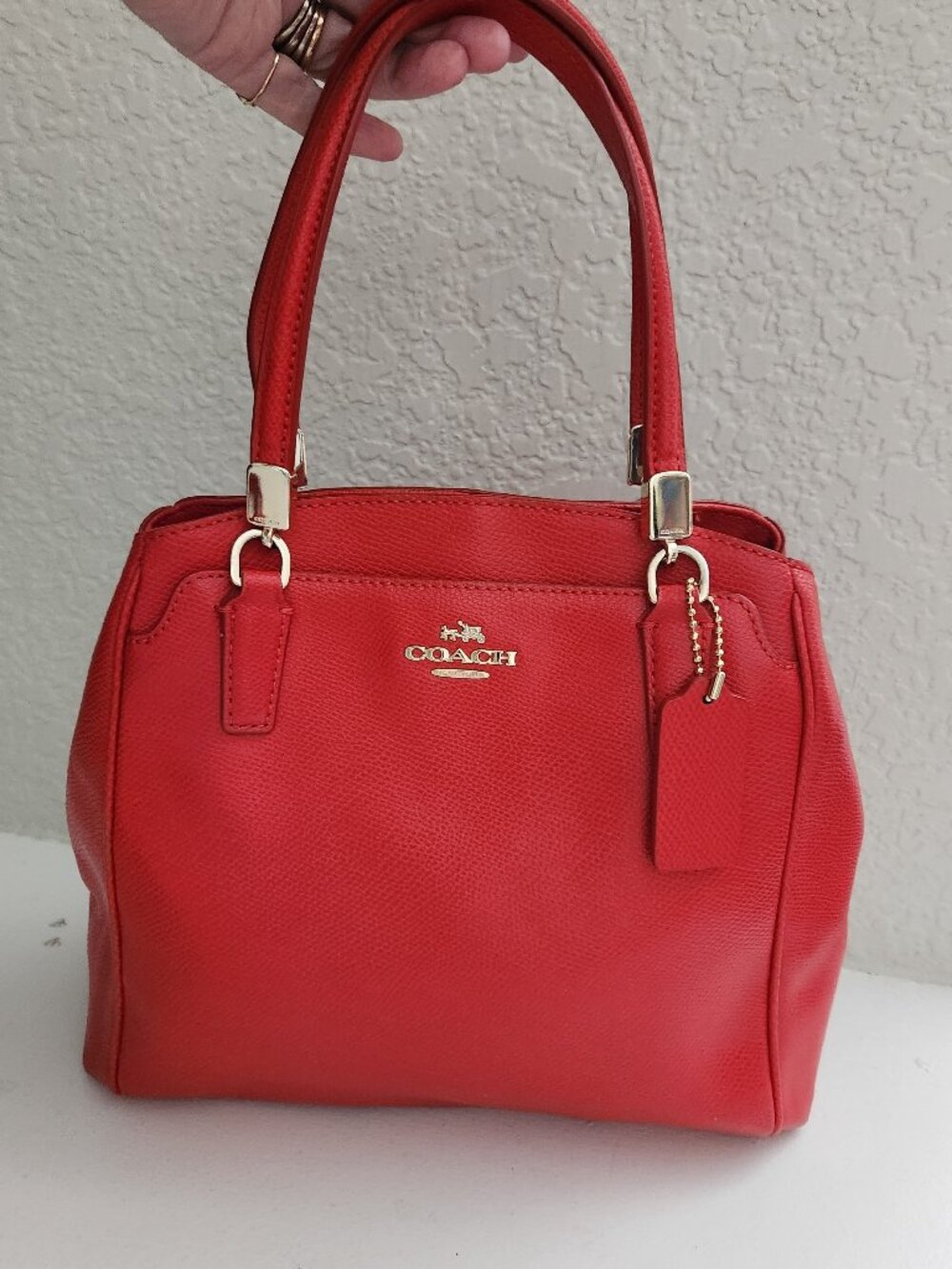 Like New Coach Minetta Red Leather Shoulder Bag Purse